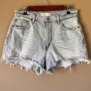 A&F Mom Short High Rise Curve Love